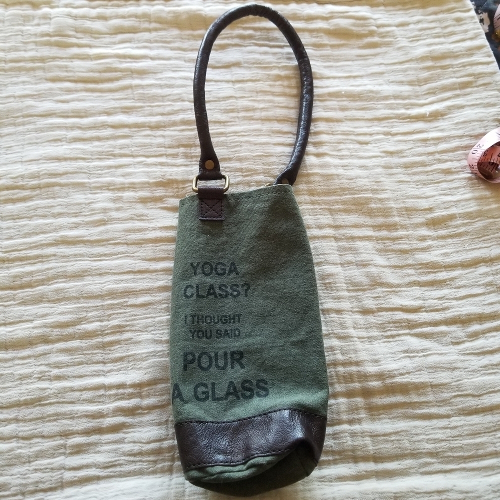 Mona B | Yoga Class Wine Bag